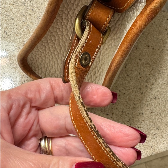 Dooney & Bourke All Weather Leather Crossbody Bag 🔥🔥 - Picture 8 of 12